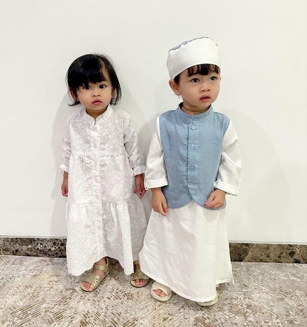 8 Portraits of Zayn and Zunaira, Syahnaz Sadiqah's Twins, Stylish OOTD - So Adorable!