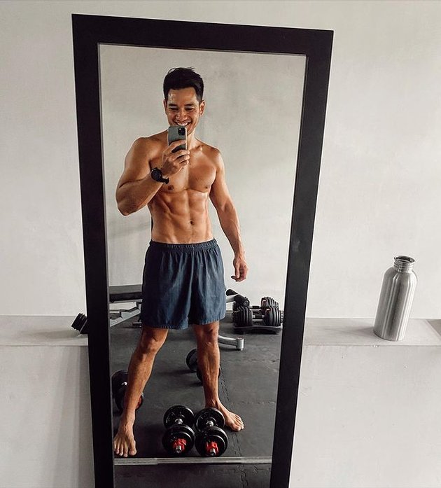 8 Portraits of Sporty Andrew White, Gymming to Pose Shirtless Showing Six Pack Abs