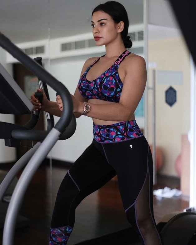 8 Photos of Sporty Nora Alexandra, Jerinx's Wife, When Working Out, Showing Hot and Charming Body Goals