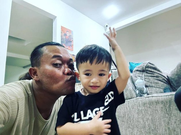8 Portraits of Sule and His Five Children Highlighted After Ex-Wife Claims 25 Million Rupiah Alimony is Not Enough, Remembers Struggling to Buy Children's Milk