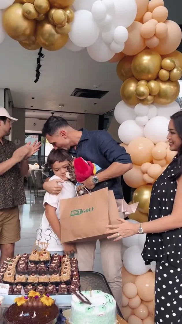 Potret Suprise Ultah Vincent Verhaag