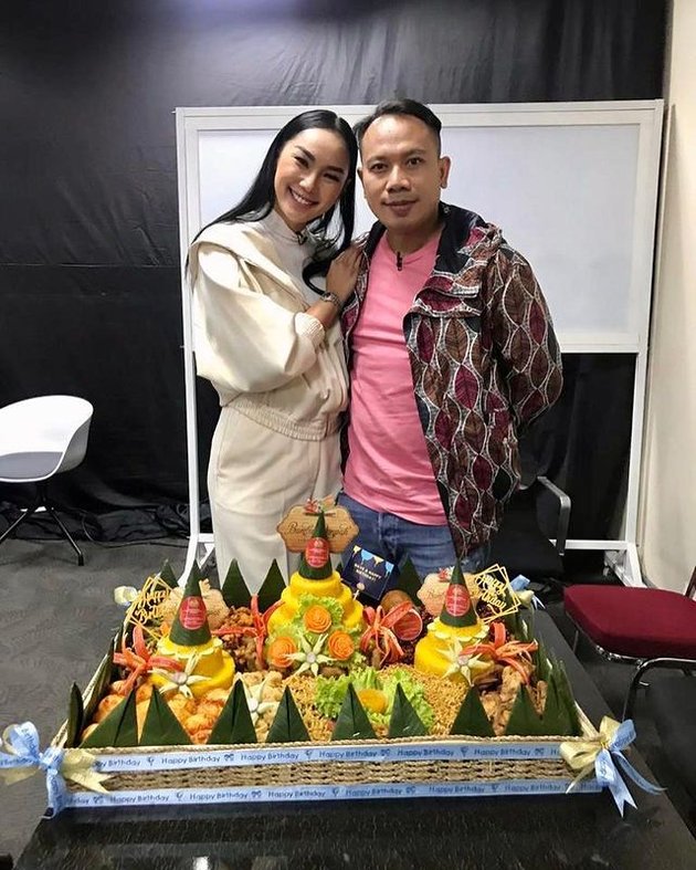 8 Photos of Vicky Prasetyo's Birthday Surprise, How Romantic Kalina Ocktaranny - Expensive Gift from Raffi Ahmad