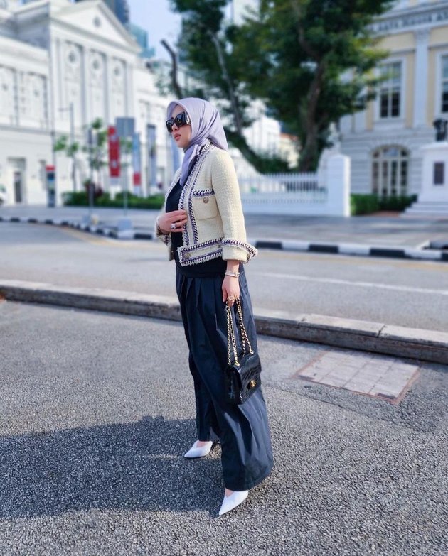 8 Photos of Syahrini Celebrating Ramadan in Singapore, Her Appearance Becoming More Beautiful When Walking with Reino Barack