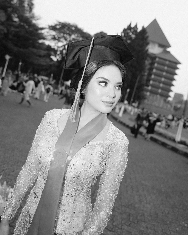 8 Potret Syandria Soekarno's Granddaughter who Just Graduated from UI, Talented in Balinese Dance - Extremely Beautiful