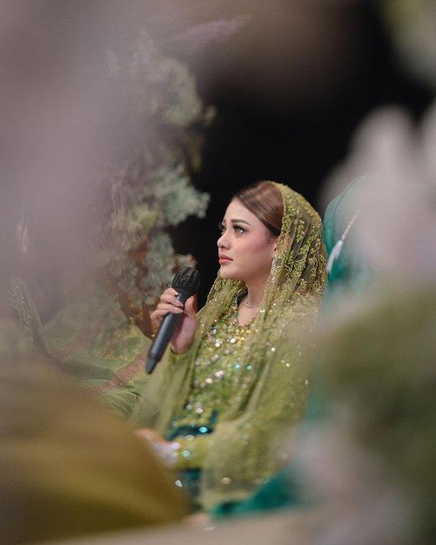 8 Portraits of Ashanty and Arsy's Emotional Tears at Aurel Hermansyah's Pre-Wedding Religious Ceremony