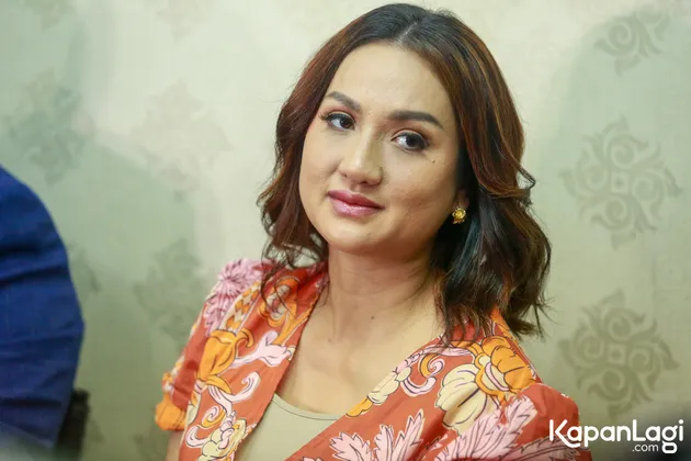 Tengku Dewi Putri Ungkap Perselingkuhan Suami
