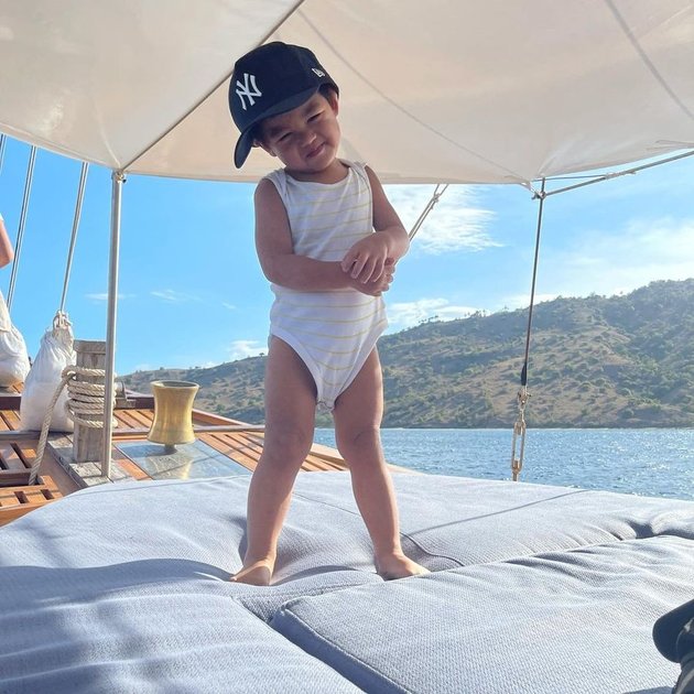 8 Latest Portraits of Arkana Mawardi, Nikita Mirzani's Son, who is Getting Handsome, Cute with a Playful Pose - Adorable with a Cute Hat