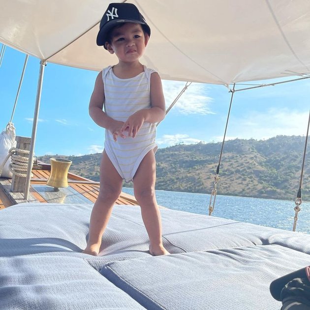 8 Latest Portraits of Arkana Mawardi, Nikita Mirzani's Son, who is Getting Handsome, Cute with a Playful Pose - Adorable with a Cute Hat