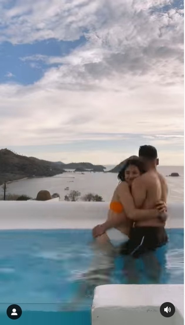 8 Latest Photos of Atries Angel, Former Chef Juna, Vacationing with Her Husband, Intimate Hugs in the Swimming Pool and Showing Lip Kisses
