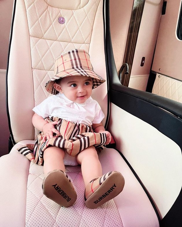 Burberry baby car sales seat