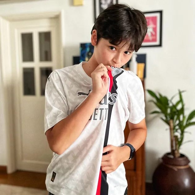 Kenzou Anak Tamara Bleszynski - Mike Lewis