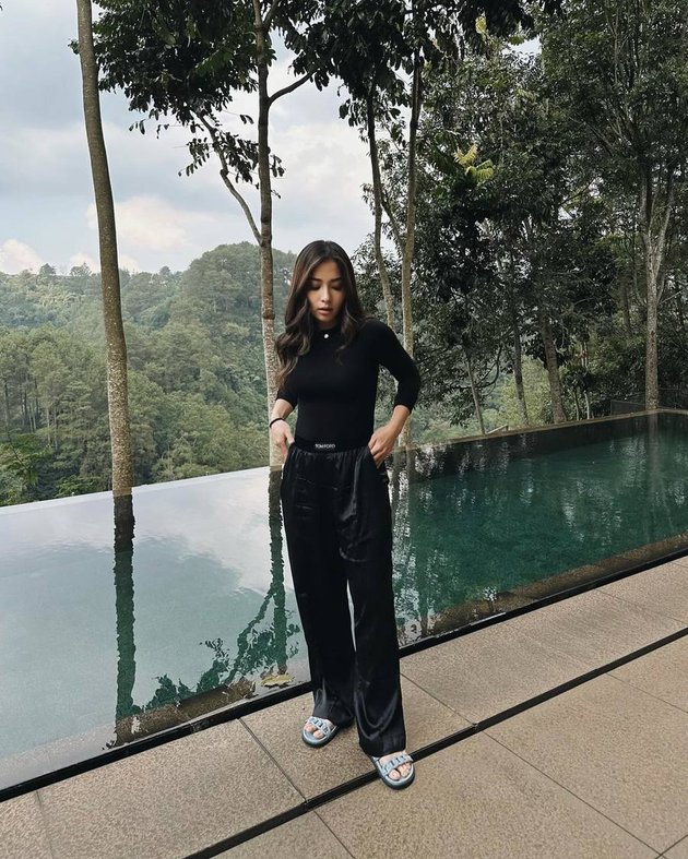 8 Latest Photos of Nikita Willy Showing Off Body Goals Even Though She's Already a Mother, Hot Mom Still Looks Like a Teenager