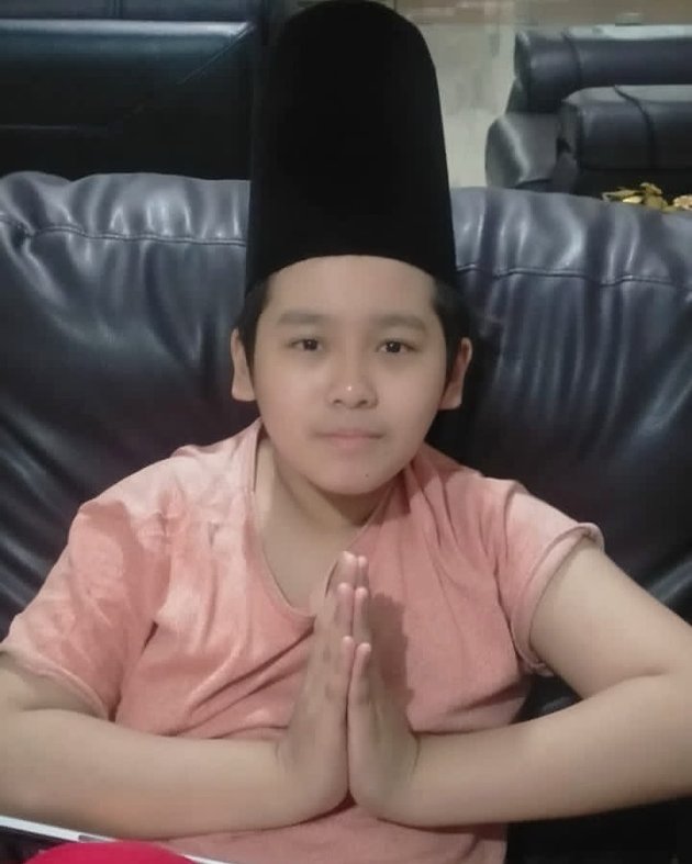 8 Latest Photos of Yusuf Ivander Damares, the Only Son of Inul Daratista who is Getting Handsome at the Age of 13