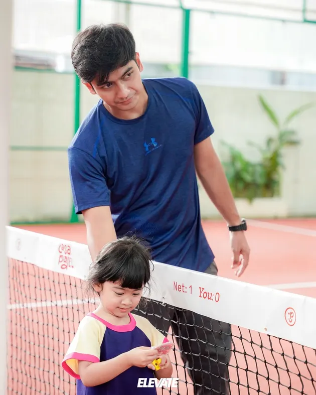 Teuku Ryan &amp; Moana di lapangan padel