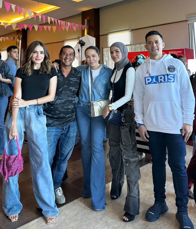 8 Portraits of Aleena Putri Olla Ramlan's Birthday, Attended by Aufar Hutapea and Appearing as a Complete Family - Gisella Anastasia to Ririn Ekawati Are Present