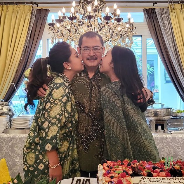8 Photos of Bambang Trihatmodjo's Birthday, Khirani Surprises in the Middle of the Night - Mayangsari Prepares a Festive Party at Home