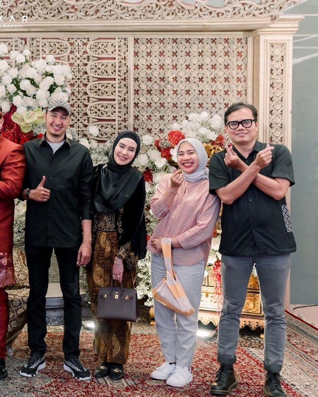 8 Portraits of Gilang Dirga's Birthday and His Son's Circumcision Ceremony Held in accordance with Palembang Customs, Attended by Herjunot Ali to Fitri Tropica