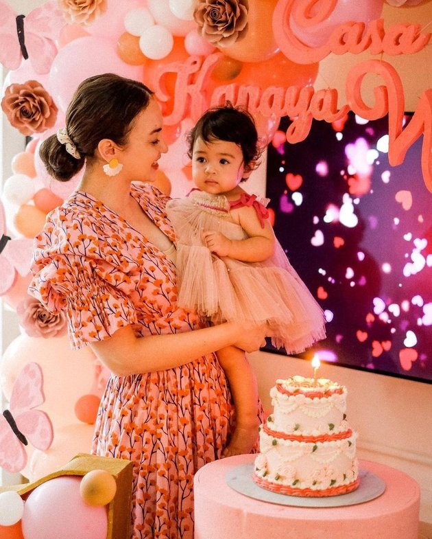 8 Portraits of Cara Rose's First Birthday, Beautiful in Tutu Dress - So Adorable