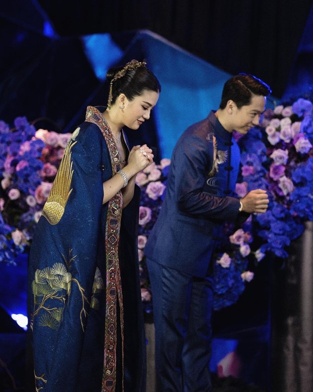 8 Photos of Tea Pai Ceremony of Valencia Tanoe and Kevin Sanjaya, Featuring MUA from Abroad - Extravagant Dresses