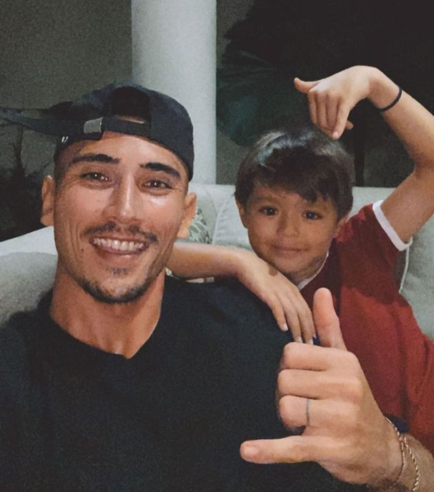 El Barack merupakan anak semata wayang Jessica Iskandar dari pernikahan sebelumnya.