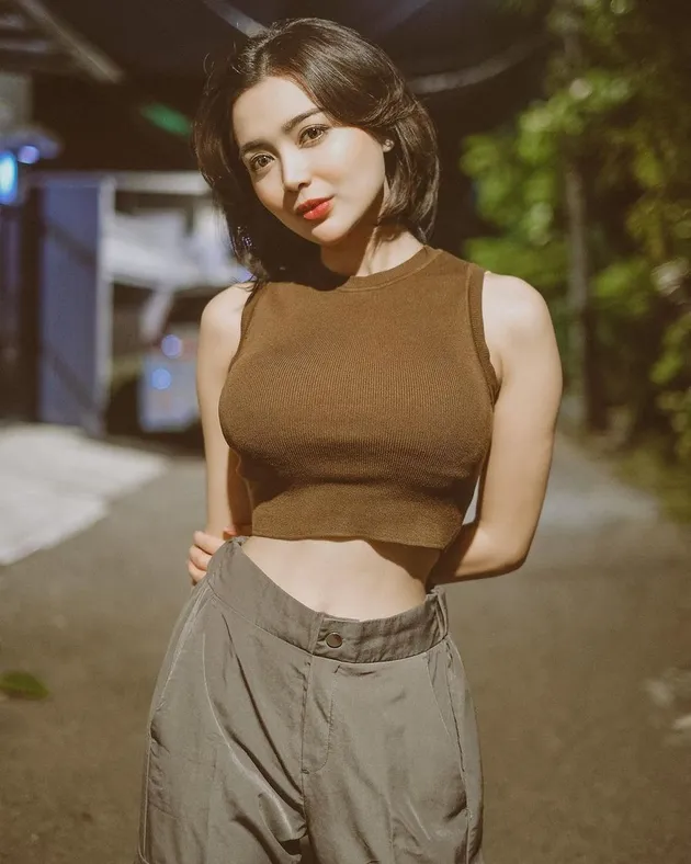 Wika Salim Perut Singset Pinggang Ramping