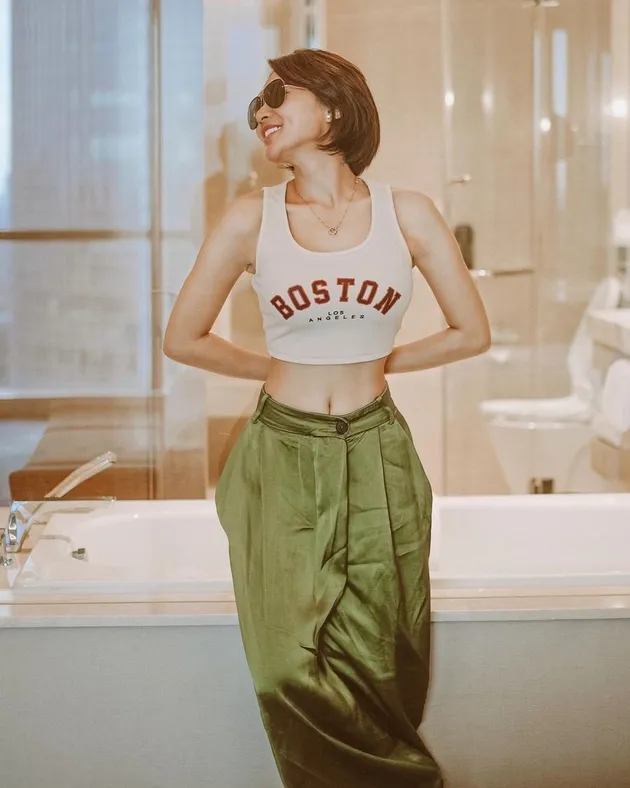 Wika Salim Perut Singset Pinggang Ramping