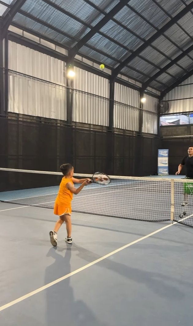 8 Photos of Xabiru, Rachel Vennya's Son, Playing Tennis for the First Time at 6 Years Old