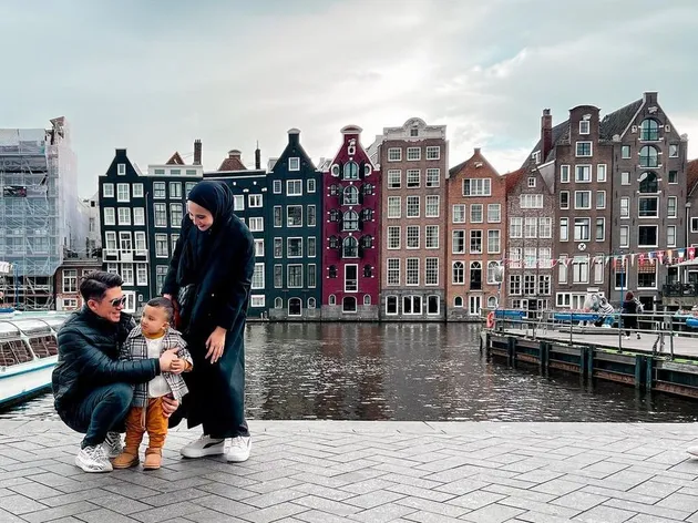 Zaskia Sungkar dan Irwansyah