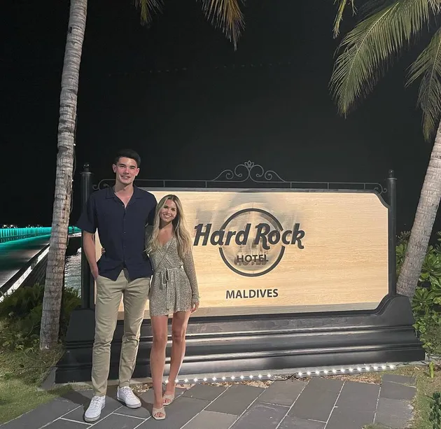Elkan Baggott dan Katie Marsden