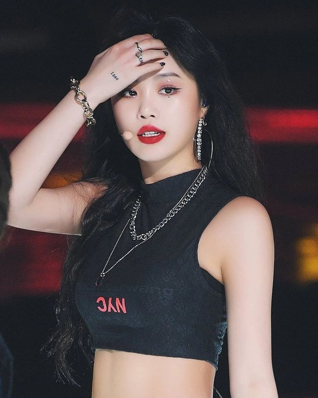 8 Cool Tattoos that Adorn Soojin's (G)I-DLE Body: From Heart Images to Self-Love Messages