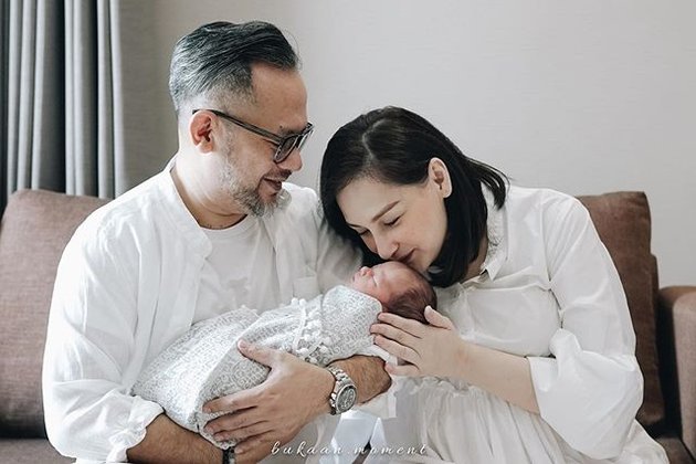 9 Photos of Baby Numa, the 4th Daughter of Mona Ratuliu & Indra Brasco Born During the Pandemic