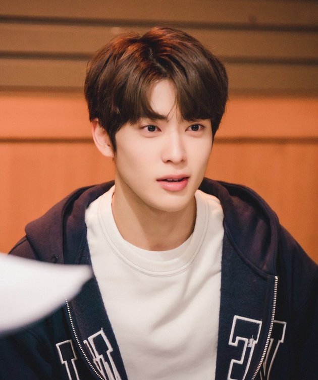 9 Photos of Jaehyun NCT as a Handsome Engineering Student in the Drama 'Dear M', Highly Anticipated Acting Debut!