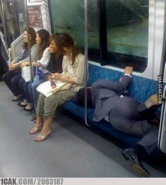 9 Funny Moments When You're Really Sleepy That Will Make You Laugh Out Loud