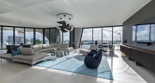 This is it! Inilah apartemen baru David Beckham dan Victoria Beckham yang baru saja dibeli di kawasan Miami, Florida.