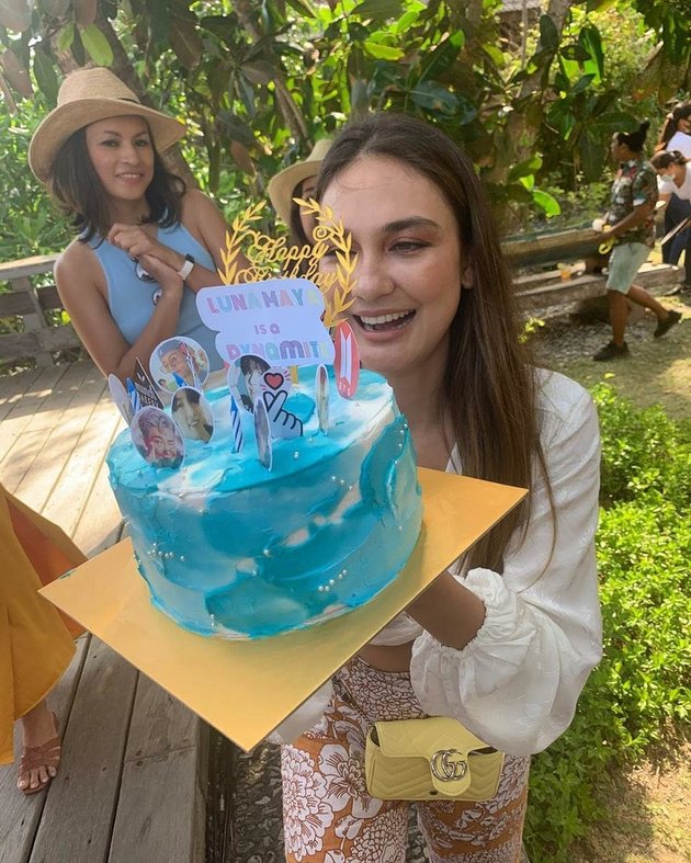 9 Photos of Luna Maya's Birthday Celebration in Bali, Festive with Friends and Family - BTS Cake Caught Attention