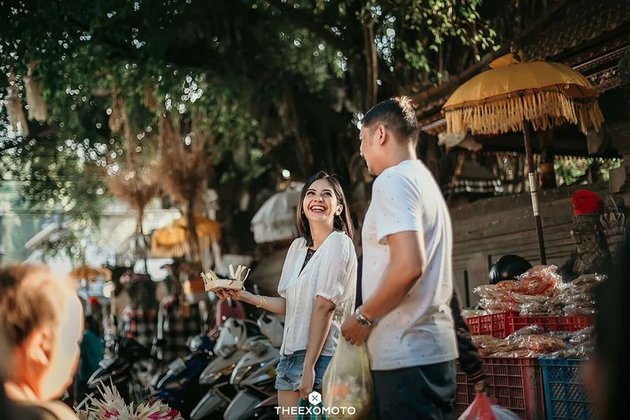 9 Prewedding Photos of Tiwi ex T2 with Arsyad Rahman, Romantic with Happiness and Touching