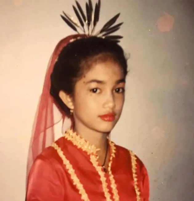 ussy tahi lalat, tahi lalat ussy