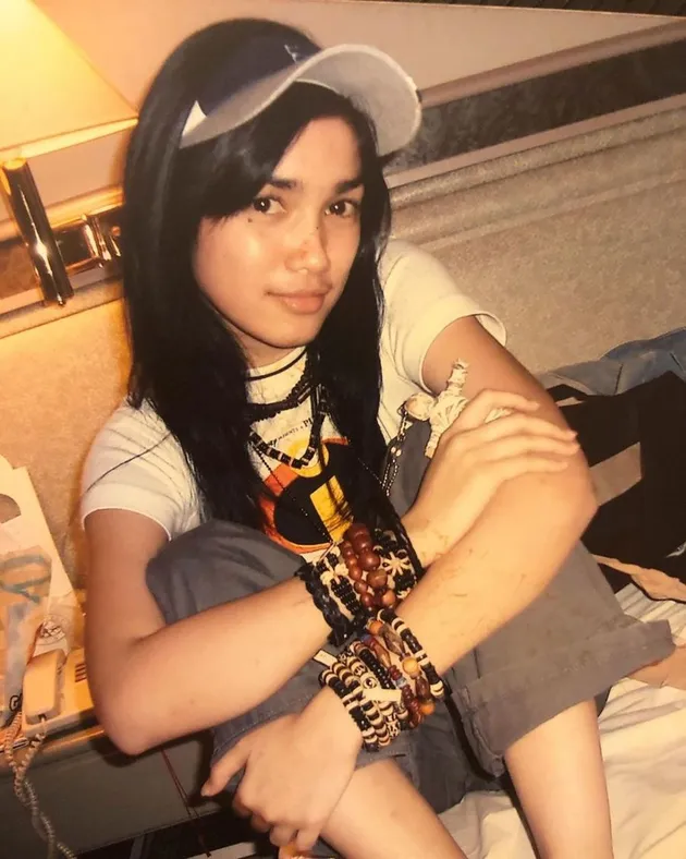 ussy tahi lalat, tahi lalat ussy