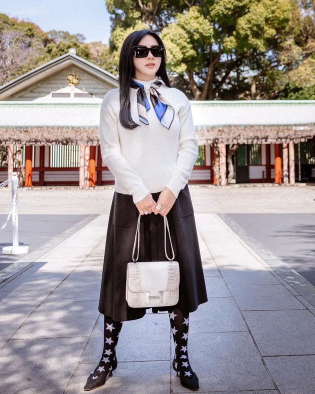 9 Syahrini's OOTD Styles During 3 Months Vacation in Japan, Always Luxurious and Glamorous