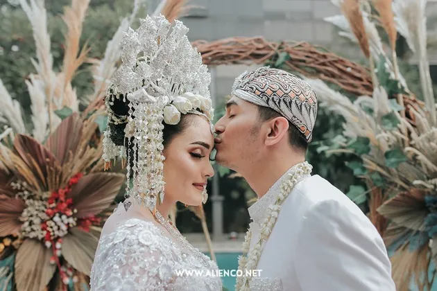 Pernikahan Ichal Muhammad dan Dafina Jamasir