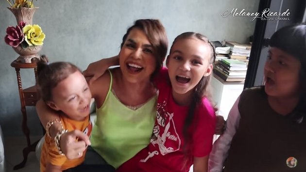 9 Touching Moments of Melaney Ricardo's Meeting with Children After Recovering from Covid-19, Tight Hugs - Expressing Gratitude