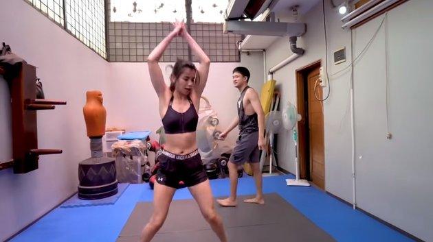9 Moments of Closeness between Azka and Sabrina Chairunnisa, Deddy Corbuzier's Girlfriend, Boxing Training Together - Thrown Until Fed Up