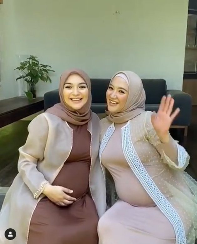 Waiting for the Birth of Their First Child Together, Check Out 9 Moments of Citra Kirana and Erica Putri Showing off Their Baby Bump in Unison