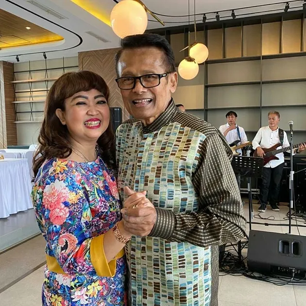 Koes Hendratmo dan istri