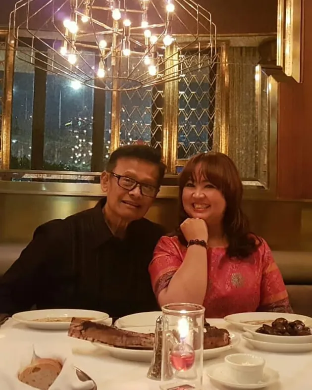 Koes Hendratmo dan istri