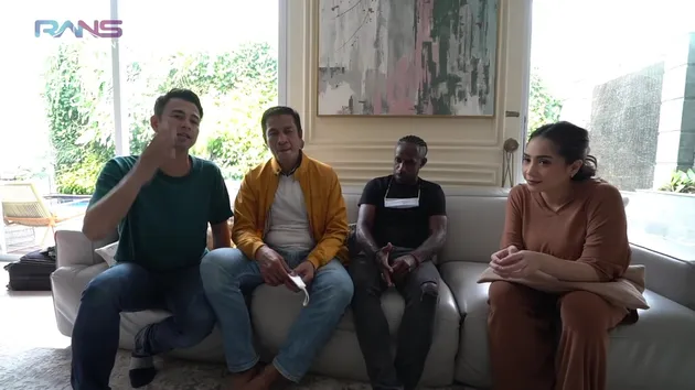 Nagita &amp; Rafi Pemotretan Ikon - Duta PON XX