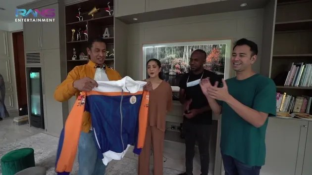 Nagita &amp; Rafi Pemotretan Ikon - Duta PON XX