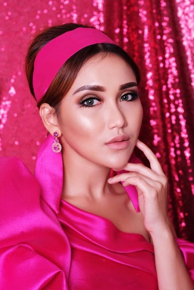 9 Moments of Ayu Ting Ting's Retro Photo Session, So Beautiful