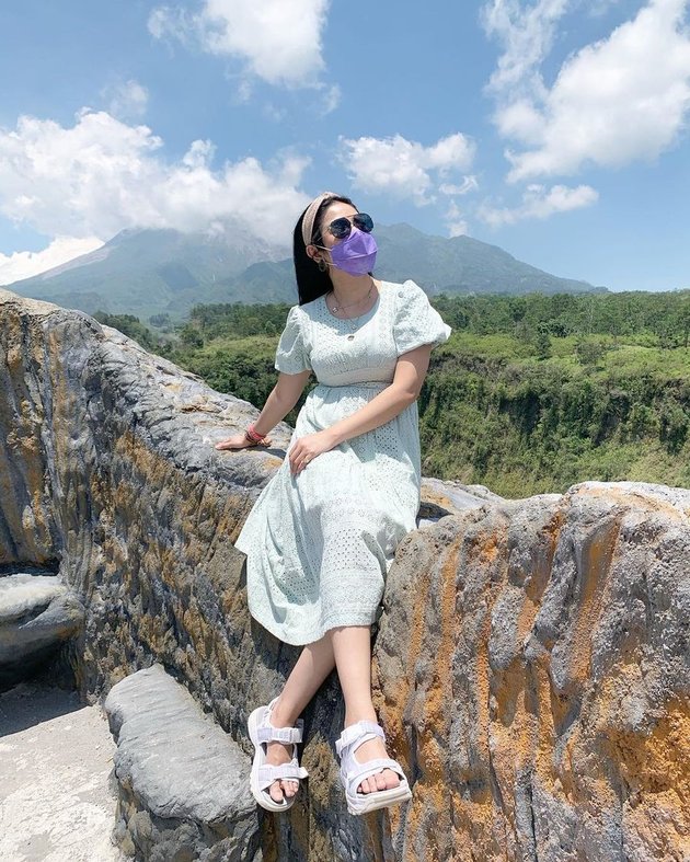 9 OOTD Nindy During Vacation in Java - Bali, from Hot Pants to Evening Gowns