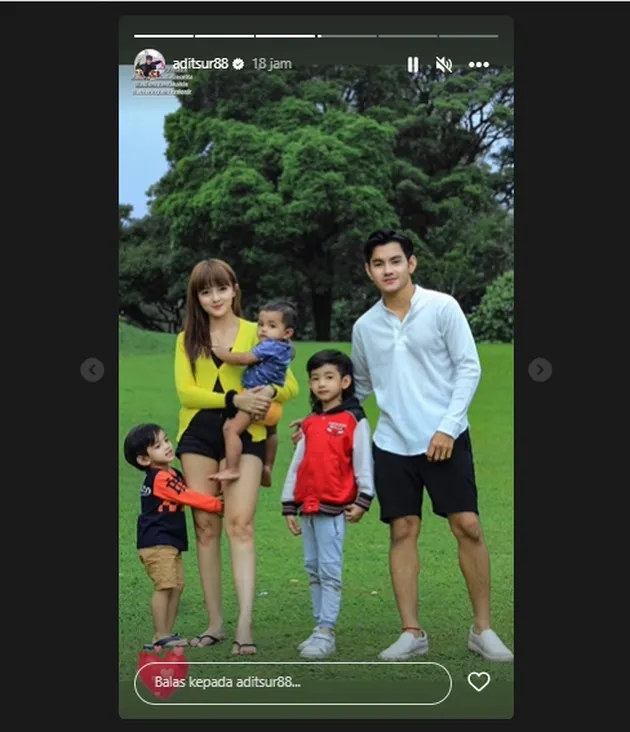 Aditya Suryo Bareng Istri dan 3 Anaknya
